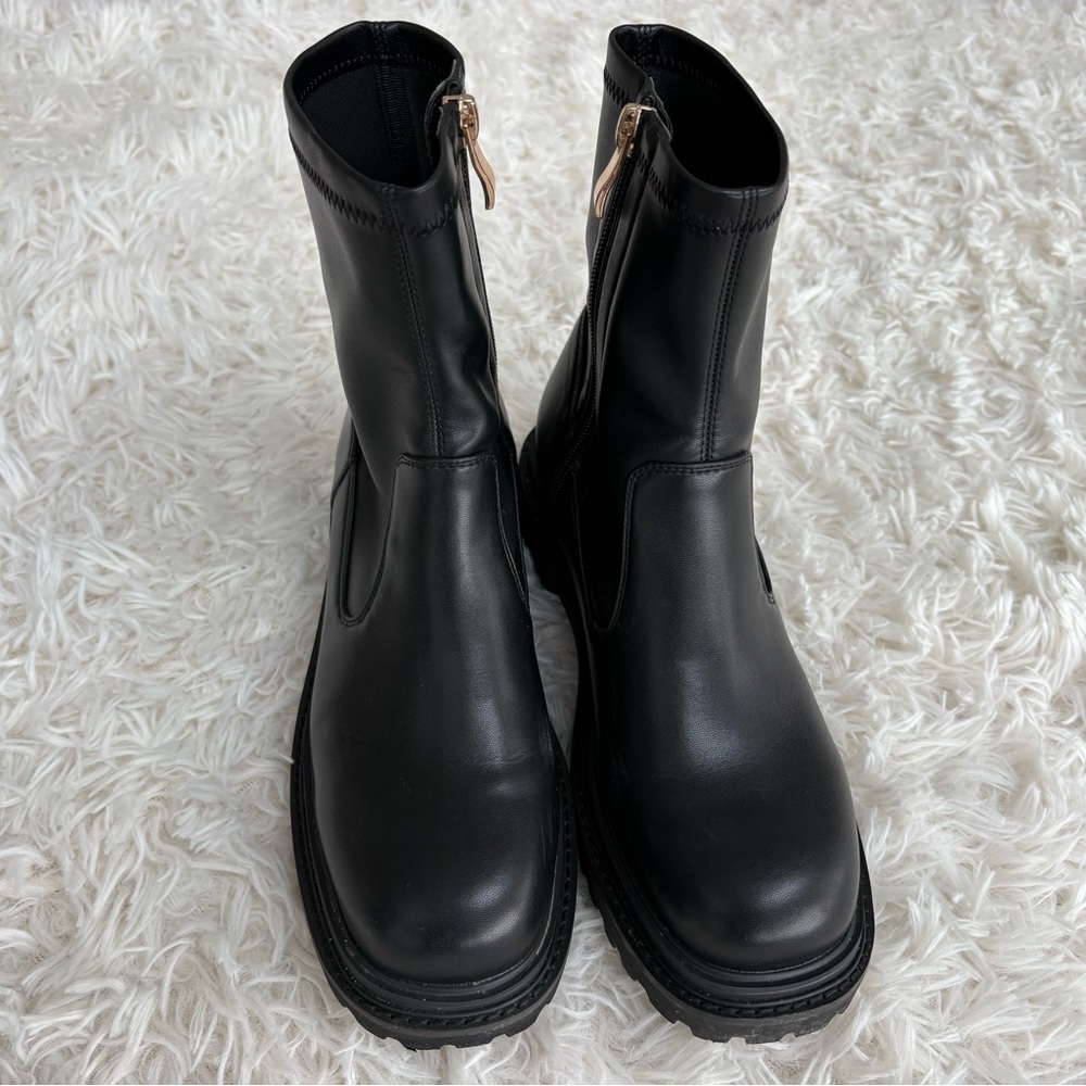 ORiental TRaffic Black Heeled Zip Ankle Boots – Like New – Size 6－7